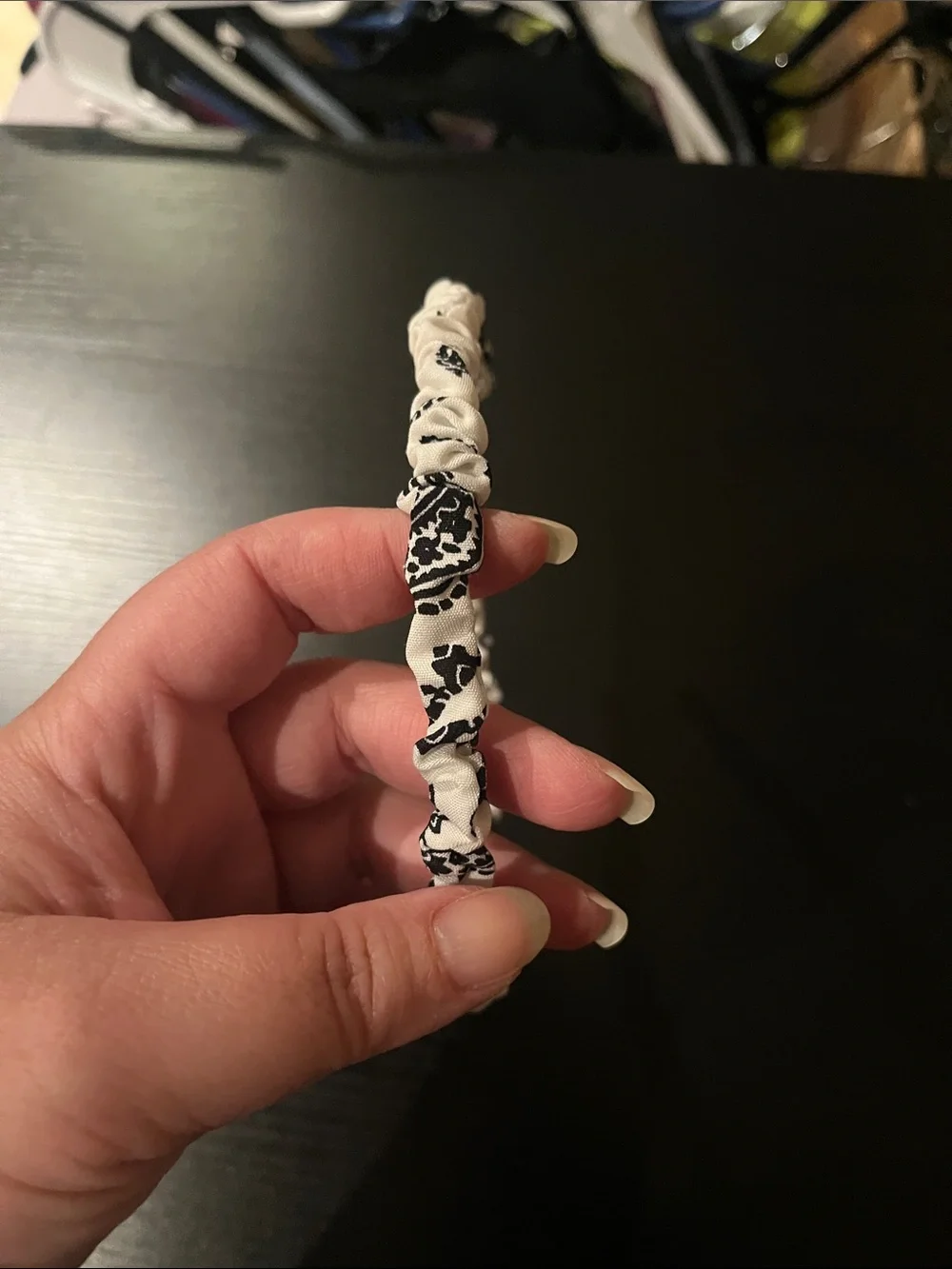 Black & White Scrunched Bandana-Print Headband for Women